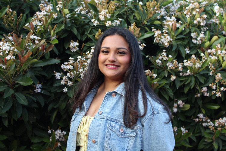 Outstanding+Islander+Graduate+Erica+Dimas